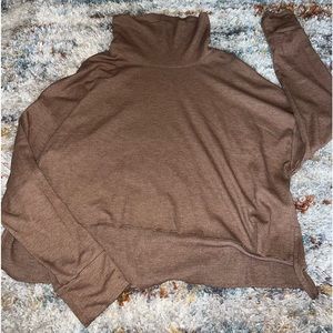 Crop top turtle neck - size small